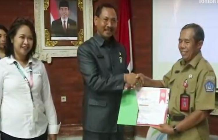 PENYERAHAN-PENGHARGAAN-ADIWIYATA_485951.JPG